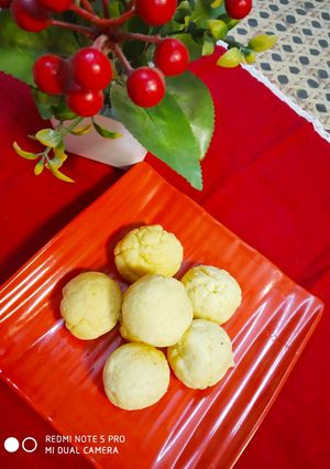 A picture of Paneer Laddu.
