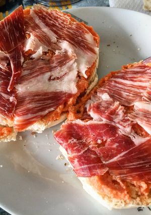 Una foto de Auténtico desayuno extremeño