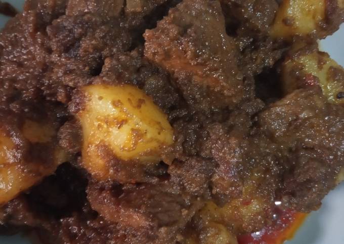 Rendang daging kentang