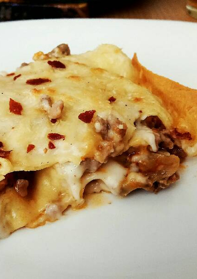 Una foto de Lasaña de carne con masa casera