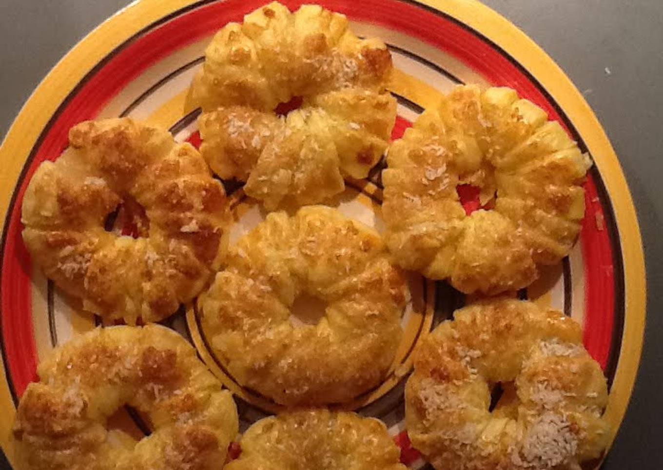 Pineapple Rings With Coconut