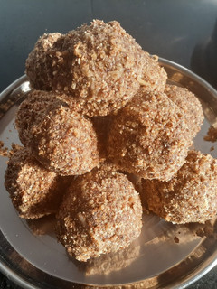 ड्राई फ्रूट लड्डू (dry fruits ladoo reicpe in Hindi) रेसिपी मुख्य फोटो