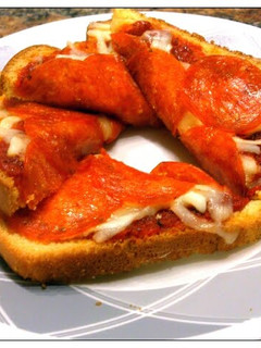 A picture of Moose's Easy Pizza Bread.