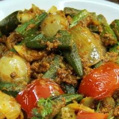A picture of Bhindi do pyaza.