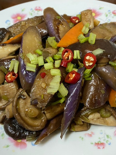 醬燒茄子香菇(素) 的食譜成品照片