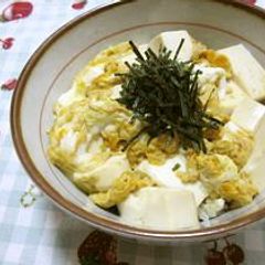 A picture of 5-Minute Diet-Friendly Tofu Rice Bowl.