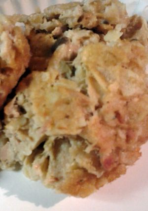 A picture of tuna fish casserole (old school).