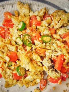 A picture of 3 colour scrambled egg.