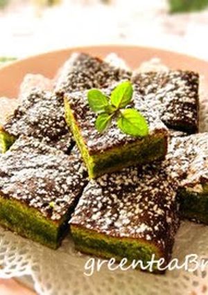 A picture of White Chocolate Green Tea Brownie.