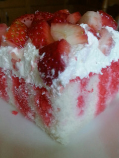 A picture of ♥ Berry Dream Cake. ♥.