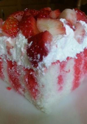 A picture of ♥ Berry Dream Cake. ♥.