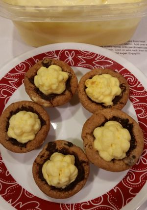 A picture of Vanilla Custard filling.