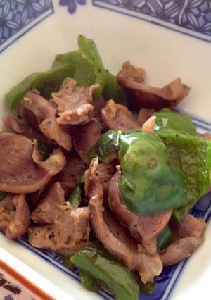 A picture of Drinking Appetizer in 5 Minutes Chicken Gizzard and Green Pepper Stir Fry.
