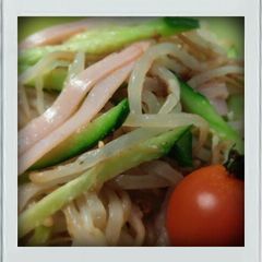 A picture of Low Sugar: Bean Sprouts, Cucumber, Ham, with Sesame.