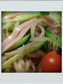 A picture of Low Sugar: Bean Sprouts, Cucumber, Ham, with Sesame.