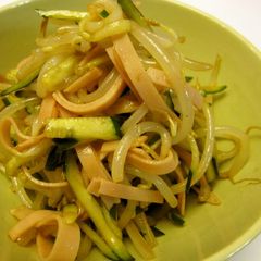 A picture of Chinese Bean Sprout Salad.