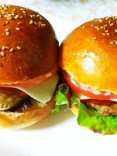 A picture of Easy Homemade Hamburger Buns with Bread Machine.