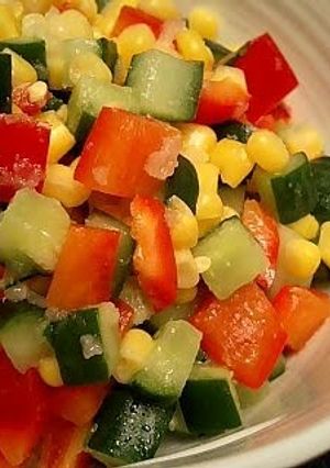 A picture of Macrobiotic Chunky 3 Colour Salad.