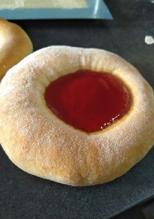 Une photo de Panier moelleux à la confiture