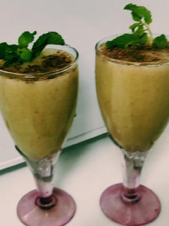 कच्चे आम का पन्ना(kachche aam ka panna recipe in hindi) रेसिपी मुख्य फोटो
