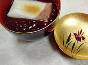 A picture of red bean paste filling