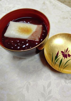 A picture of Zenzai & Tsubuan (Sweet Red Bean Soup & Paste) Made in a Pressure Cooker.