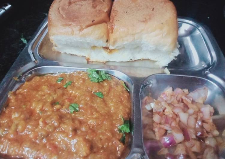 Simple Way to Make Perfect Pav Bhaji