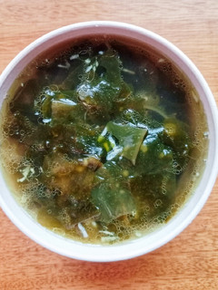 Foto resep Miyeok-guk (Sup Rumput Laut Korea)