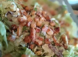 Una foto de Ensalada César #vegetal