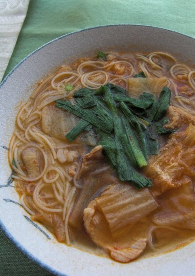 A picture of Somen Noodles in Soup with Pork and Kimchi.