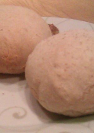 A picture of Filled bread balls.