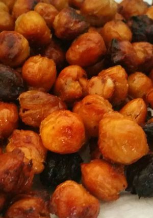 A picture of Roasted Garlic Crunchy Chick Peas.