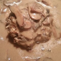 A picture of Salisbury Steak.