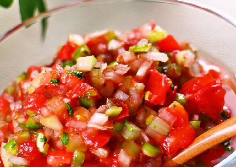 fresh homemade salsa recipe main photo