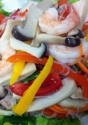 A picture of Mushroom And Shrimps Spicy Salad.