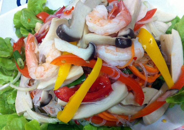 Mushroom And Shrimps Spicy Salad