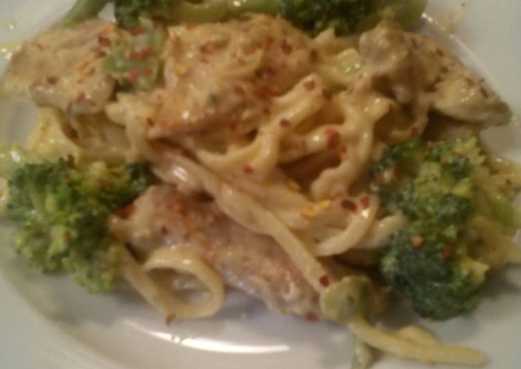 Simple Way to Prepare Quick Sunshine&#39;s cheese broccoli chicken linguine