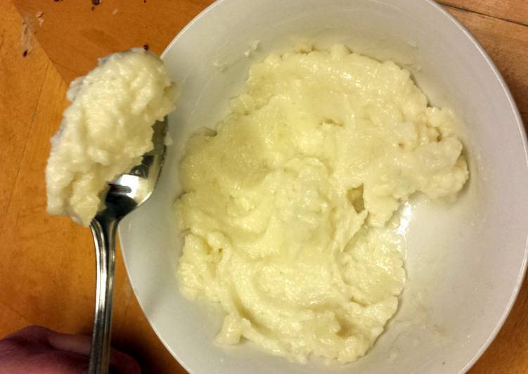 Recipe: Yummy toom (garlic spread)