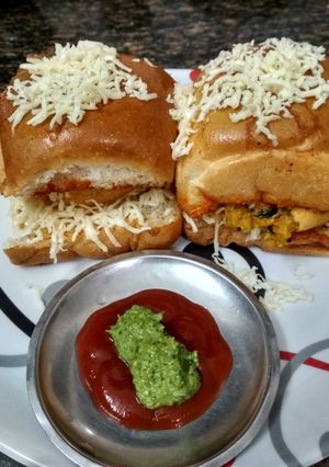 ચીઝ વડાપાવ(Cheese vadapav Recipe in gujarati) રેસીપી મુખ્ય ફોટો
