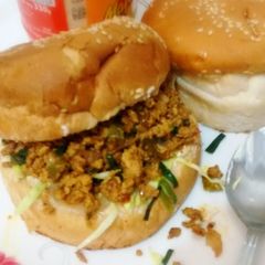 Cheap&tasty leftover chicken Burgers! A picture of Cheap&tasty leftover chicken Burgers!.