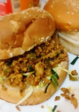 A picture of Cheap&tasty leftover chicken Burgers!.