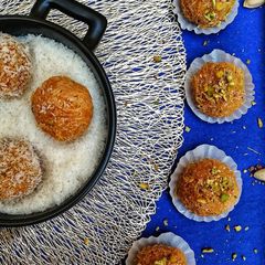 A picture of Vermicelli laddu.