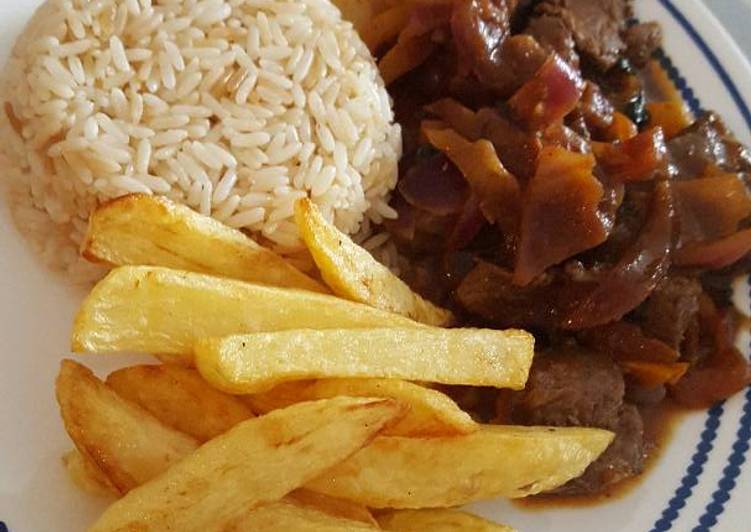 Lomo saltado (peruano)