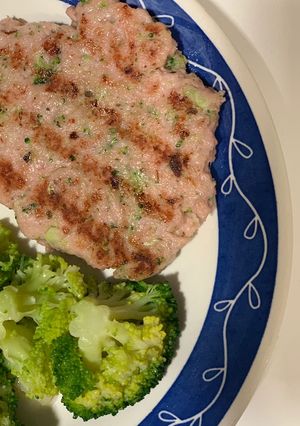 Foto principal de Burger de pollo y brócoli APTA BLW