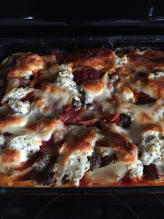 A picture of Stuffed Shells.