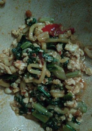 Foto resep Indomie sayur goreng acak megicom