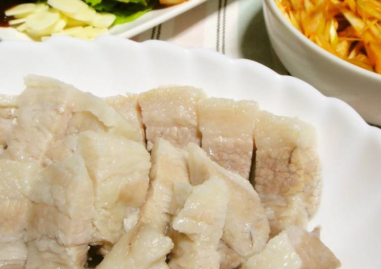Step-by-Step Guide to Make Ultimate Lots of Veggies!  Simple Korean Boiled Pork Bossam