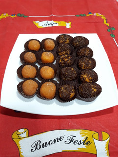 Una foto de Trufas de calabaza con rebozado de virutas de chocolate y azúcar