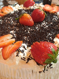 Erdei gyümölcsös mascarponés torta recept fotója