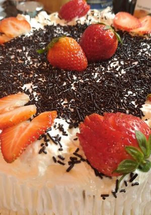 Erdei gyümölcsös mascarponés torta recept fotója